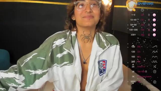 Image 3 of spider_ambrosse Stream on Chaturbate on 14 months ago