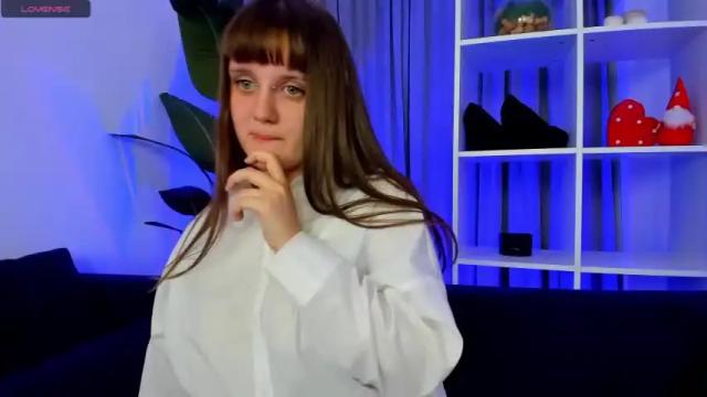 Image 12 of spiicy_carla Stream on Chaturbate on 19 months ago
