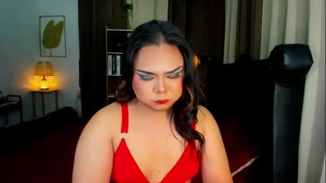 Image 12 of splendidtsregina Stream on Chaturbate on 16 months ago