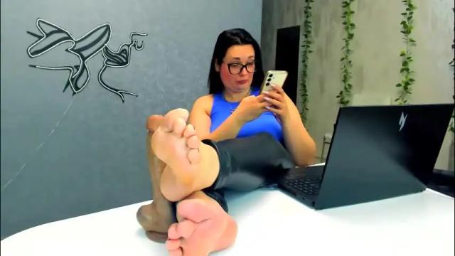 Image 3 of spoiled_lilit Stream on Chaturbate on 23 days ago