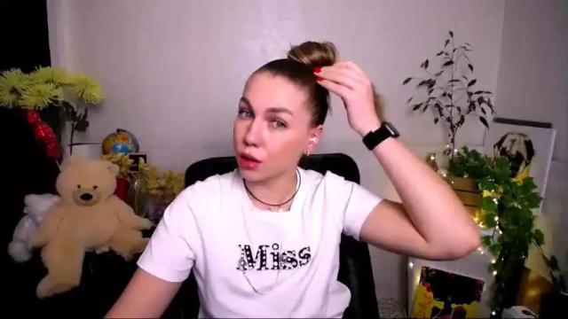 Image 11 of sport_tall_karina Stream on Chaturbate on 13 months ago