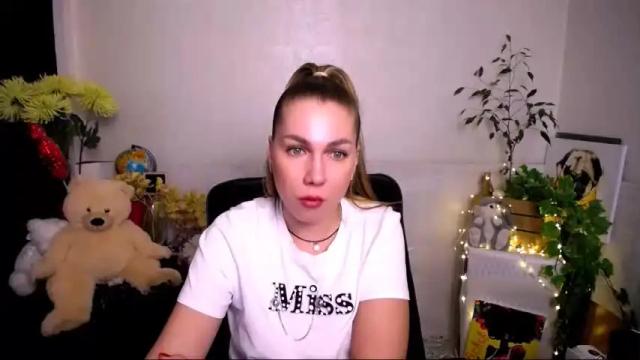 Image 12 of sport_tall_karina Stream on Chaturbate on 13 months ago