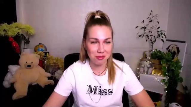 Image 4 of sport_tall_karina Stream on Chaturbate on 13 months ago