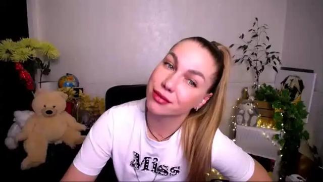 Image 8 of sport_tall_karina Stream on Chaturbate on 13 months ago