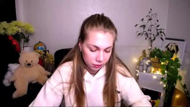 Image 10 of sport_tall_karina Stream on Chaturbate on 13 months ago