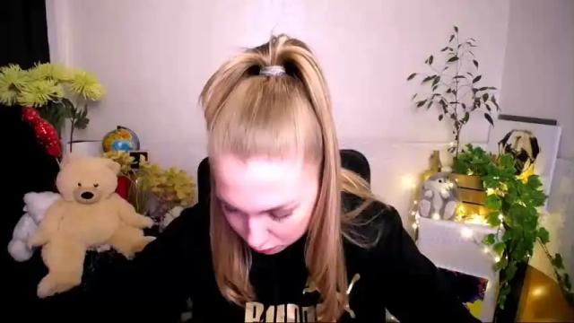 Image 10 of sport_tall_karina Stream on Chaturbate on 13 months ago