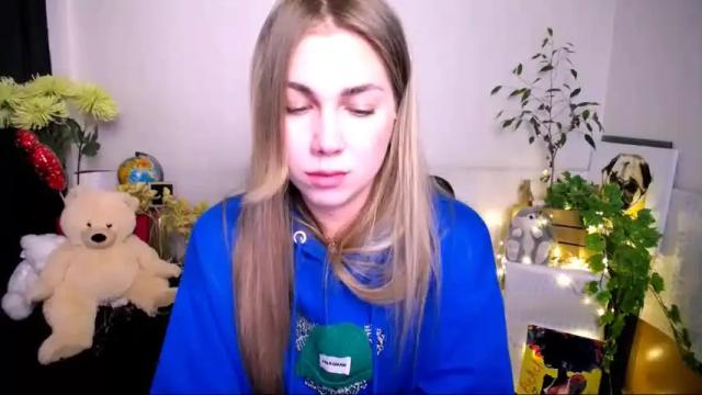 Image 11 of sport_tall_karina Stream on Chaturbate on 13 months ago