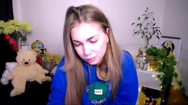 Image 12 of sport_tall_karina Stream on Chaturbate on 13 months ago
