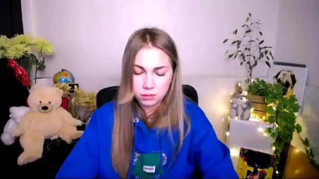 Image 8 of sport_tall_karina Stream on Chaturbate on 13 months ago