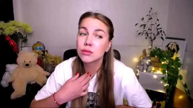 Image 11 of sport_tall_karina Stream on Chaturbate on 13 months ago