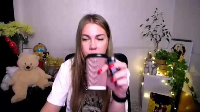 Image 3 of sport_tall_karina Stream on Chaturbate on 13 months ago