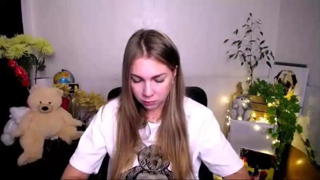 Image 4 of sport_tall_karina Stream on Chaturbate on 13 months ago