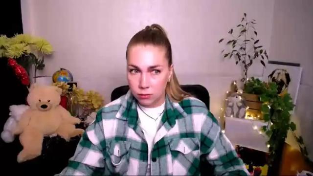 Image 2 of sport_tall_karina Stream on Chaturbate on 13 months ago