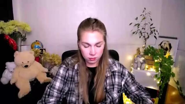 Image 7 of sport_tall_karina Stream on Chaturbate on 12 months ago