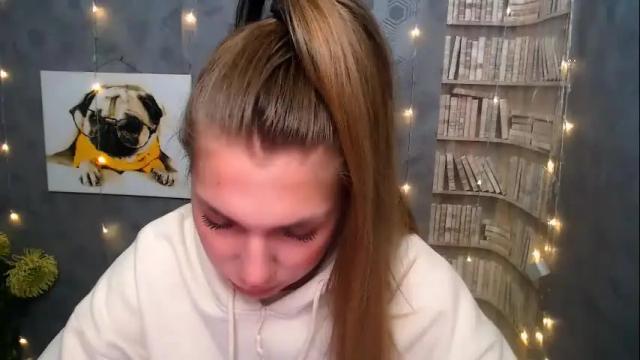 Image 8 of sport_tall_karina Stream on Chaturbate on 13 days ago