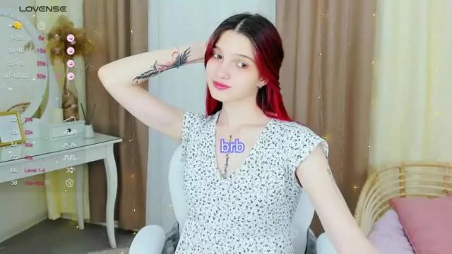 Image 2 of spring_blossom Stream on Chaturbate on 15 months ago