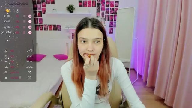 Image 2 of spring_blossom Stream on Chaturbate on 15 months ago