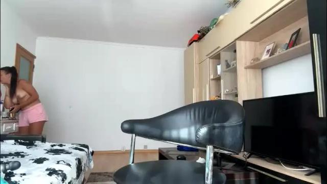 Image 8 of squirt_bunny77 Stream on Chaturbate on 1 month ago