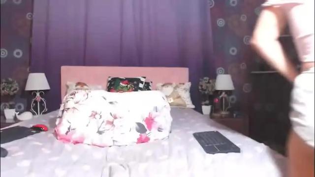 Image 2 of squirtyjess Stream on Chaturbate on 1 month ago