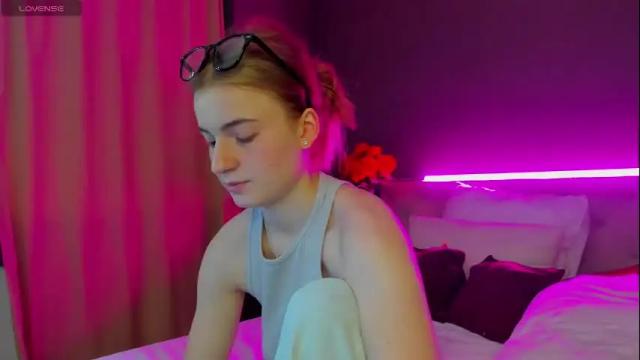 Image 3 of stacey_brown Stream on Chaturbate on 3 months ago
