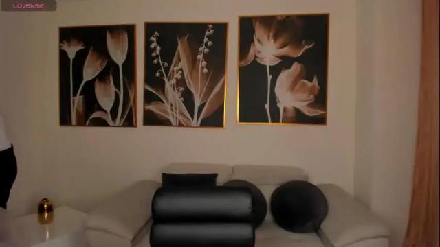 Image 2 of staceywood_ Stream on Chaturbate on 17 days ago