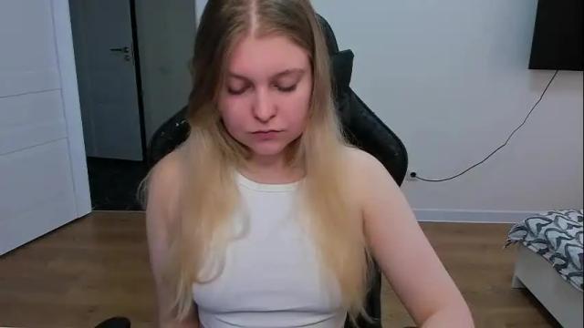 Image 3 of stacy_miraclee Stream on Chaturbate on 29 days ago