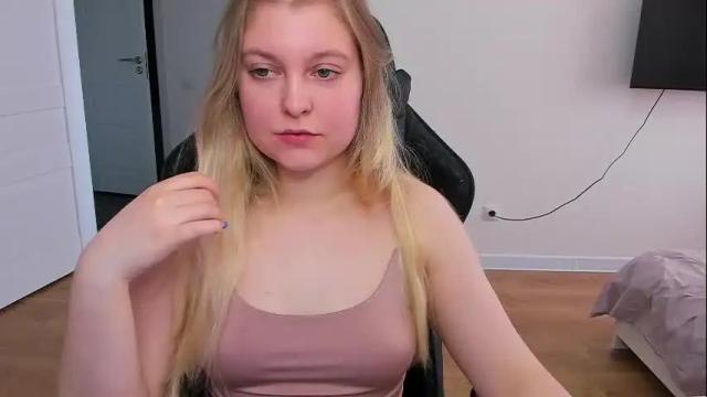 Image 3 of stacy_miraclee Stream on Chaturbate on 12 days ago