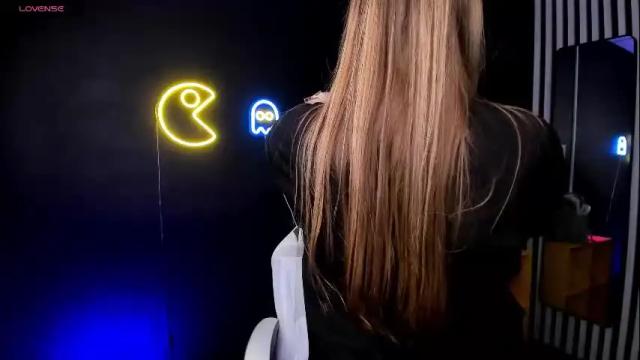 Image 2 of stacy_moor_ Stream on Chaturbate on 1 month ago