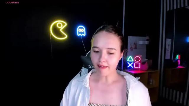 Image 2 of stacy_moor_ Stream on Chaturbate on 6 months ago