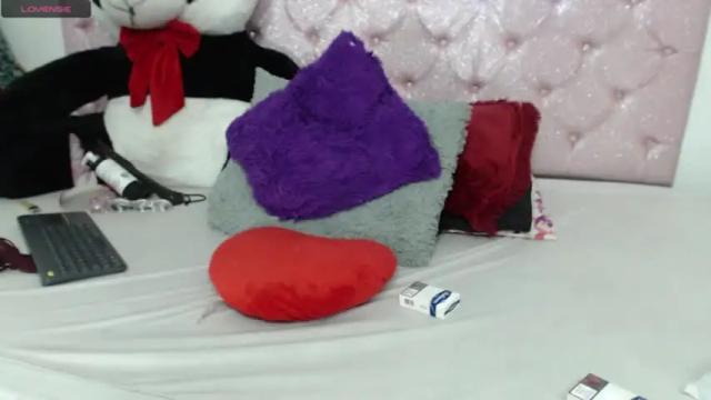 Image 2 of stacy_waine Stream on Chaturbate on 16 months ago