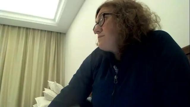 Image 3 of starlagurl Stream on Chaturbate on 16 months ago