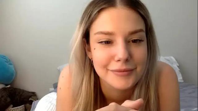 Image 3 of stassiebabyxo Stream on Chaturbate on 12 months ago