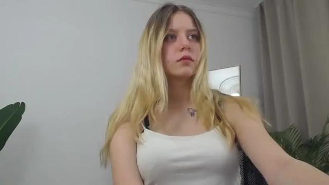 Image 3 of stasygilbert Stream on Chaturbate on 16 months ago