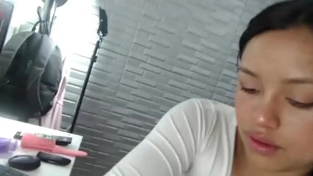 Image 2 of stefaniared Stream on Chaturbate on 25 months ago