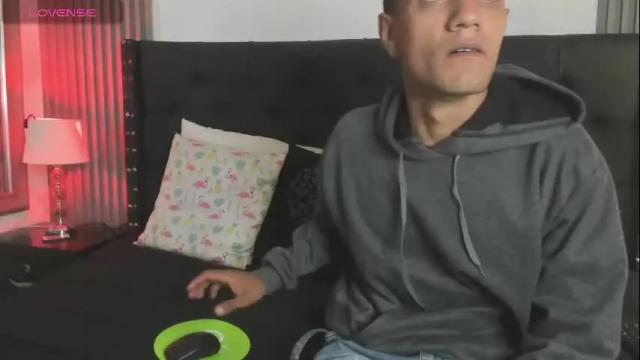 Image 3 of stefany_pablo1 Stream on Chaturbate on 1 month ago