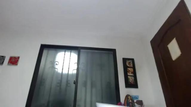 Image 2 of stefany_rosee Stream on Chaturbate on 21 months ago