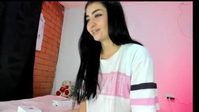 Image 3 of steffany_rose Stream on Chaturbate on 19 months ago