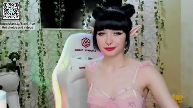 Image 12 of steffi_rue Stream on Chaturbate on 13 months ago