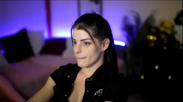 Image 3 of stella_shock Stream on Chaturbate on 1 month ago