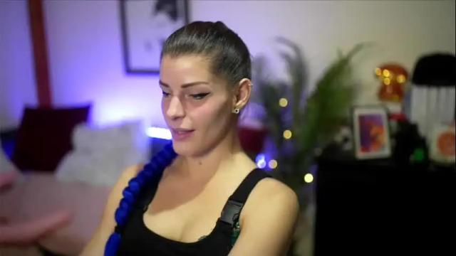 Image 3 of stella_shock Stream on Chaturbate on 29 days ago