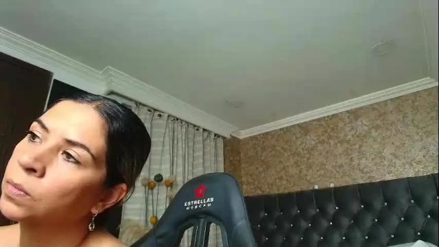 Image 6 of stella_xue Stream on Chaturbate on 2 months ago