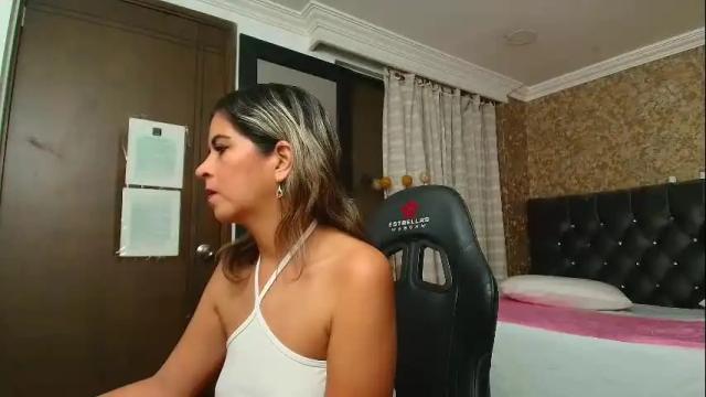 Image 8 of stella_xue Stream on Chaturbate on 2 months ago