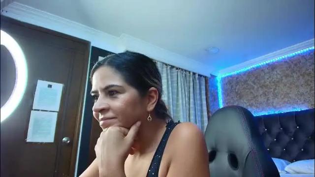 Image 3 of stella_xue Stream on Chaturbate on 10 days ago