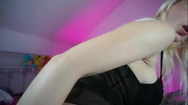 Image 3 of stellacinderella Stream on Chaturbate on 1 month ago