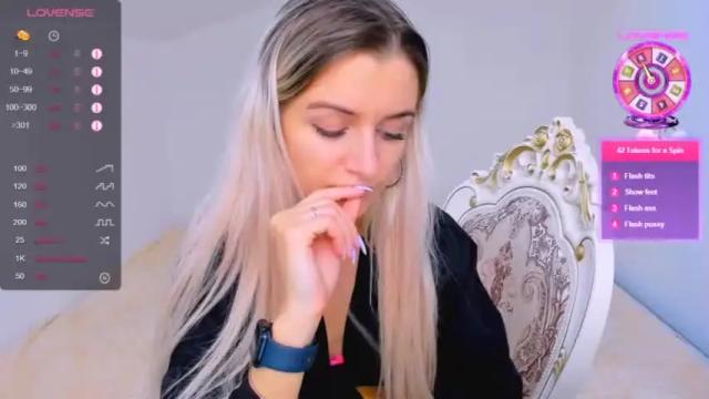 Image 3 of stellamoorre Stream on Chaturbate on 13 months ago