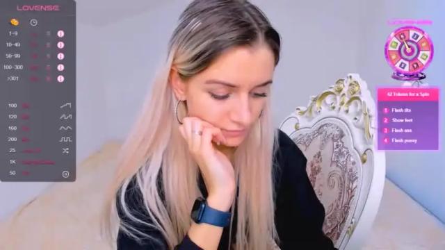 Image 4 of stellamoorre Stream on Chaturbate on 13 months ago