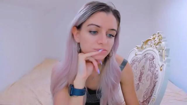 Image 4 of stellamoorre Stream on Chaturbate on 13 months ago