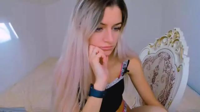 Image 6 of stellamoorre Stream on Chaturbate on 13 months ago