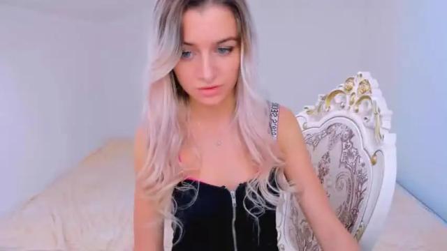 Image 6 of stellamoorre Stream on Chaturbate on 13 months ago
