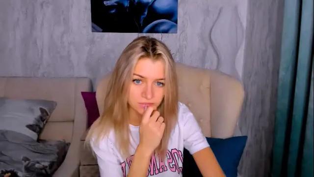 Image 11 of stellamoorre Stream on Chaturbate on 1 month ago